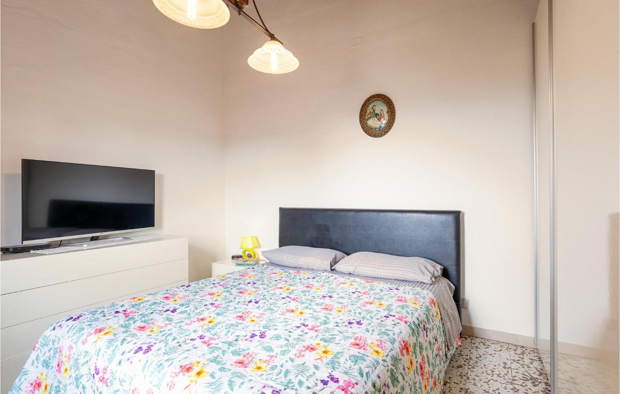 Awesome Home In Montefoscoli With Wifi Ngoại thất bức ảnh