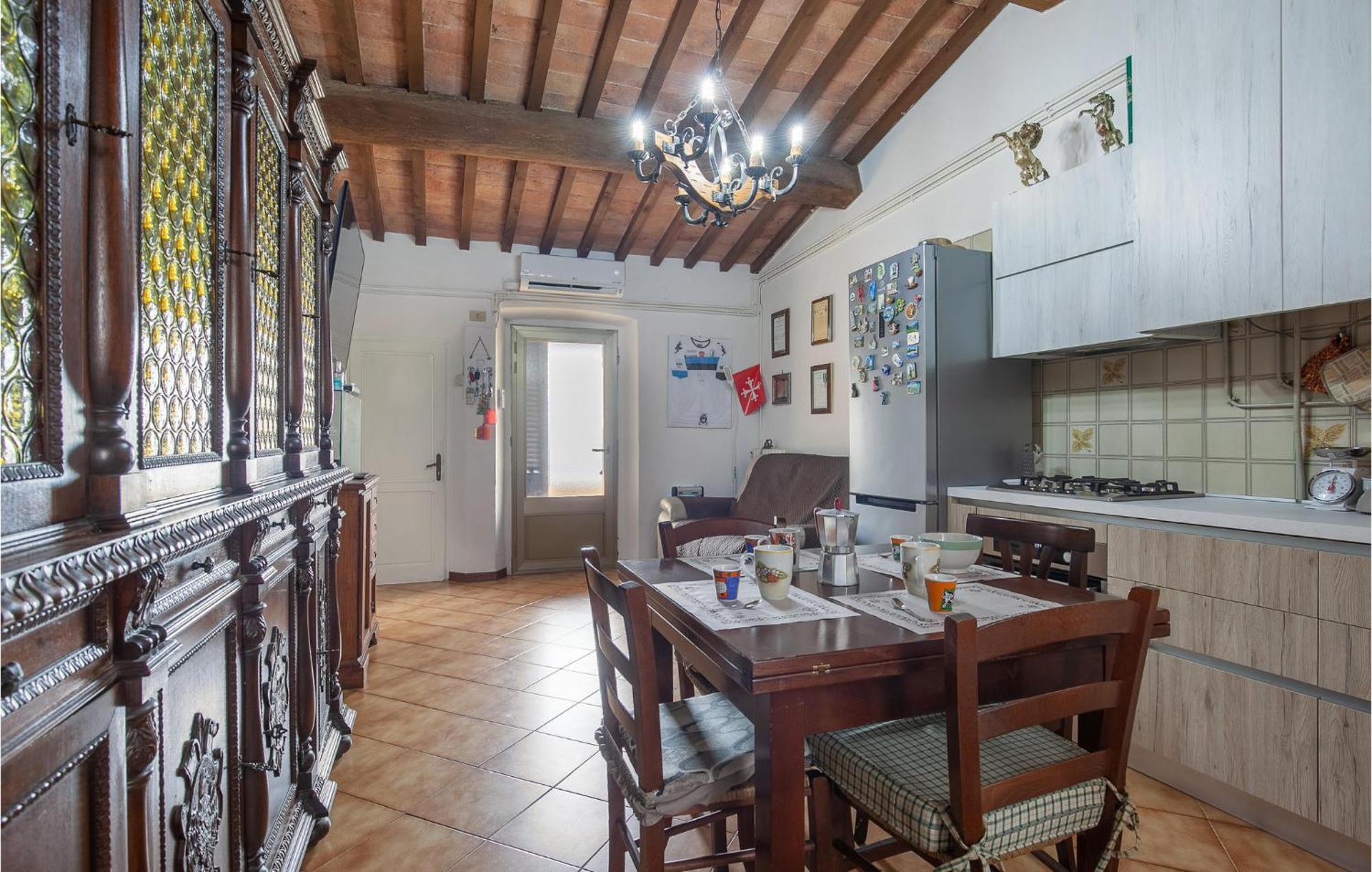 Awesome Home In Montefoscoli With Wifi Ngoại thất bức ảnh