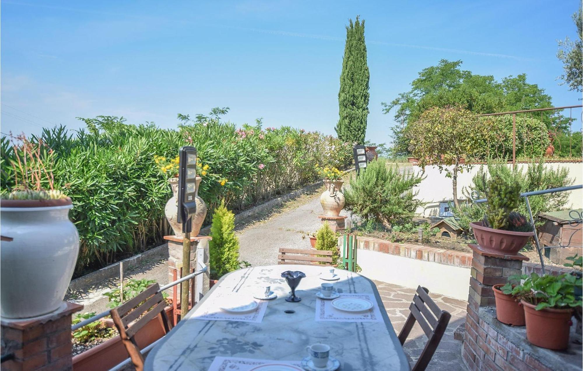 Awesome Home In Montefoscoli With Wifi Ngoại thất bức ảnh